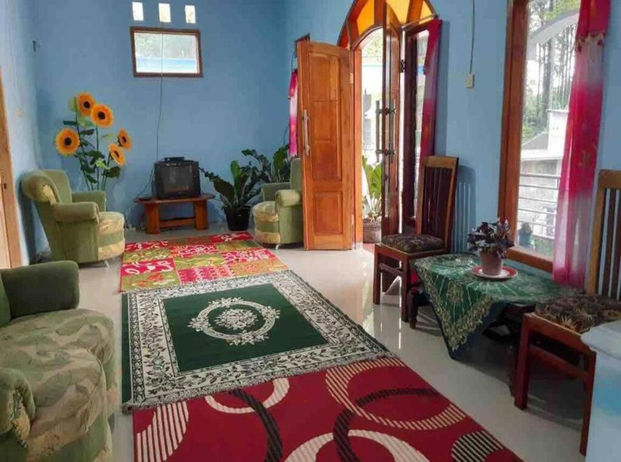 Express O 91370 Rumah Pemandangan Semeru Asli Lumajang Exterior foto